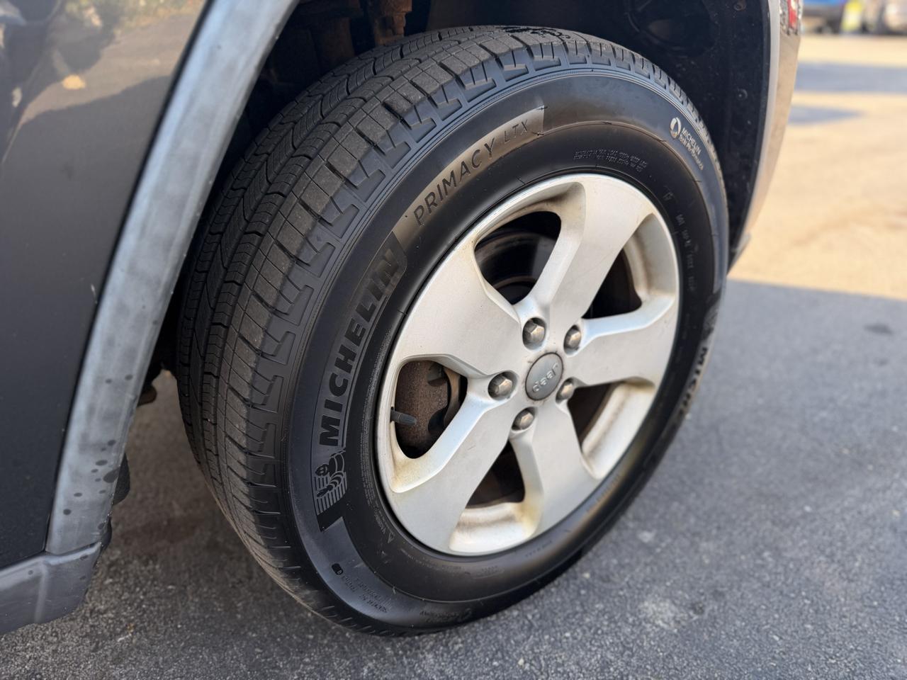 Jeep Grand Cherokee Laredo 4WD 2011