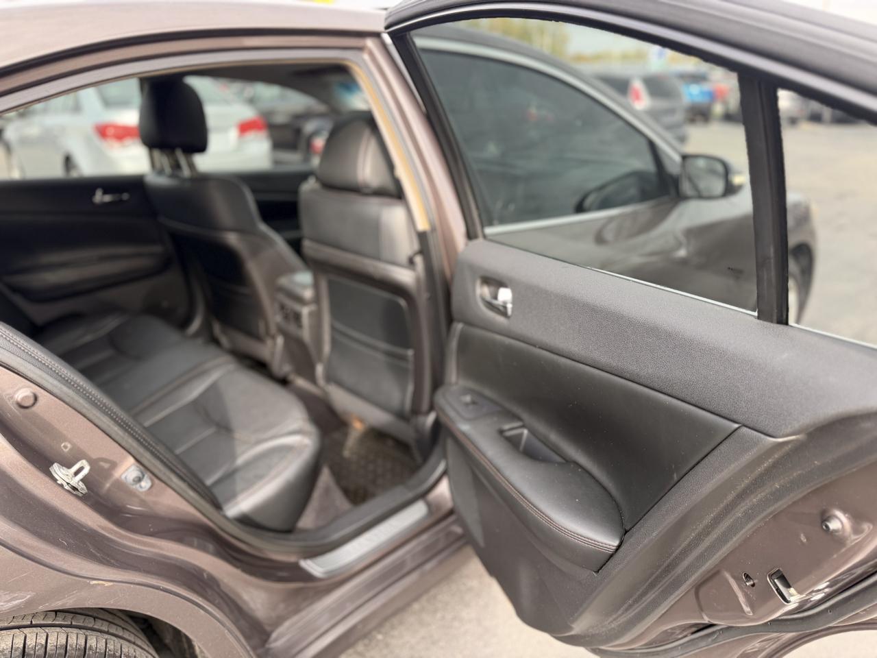 Nissan Maxima SV 2014