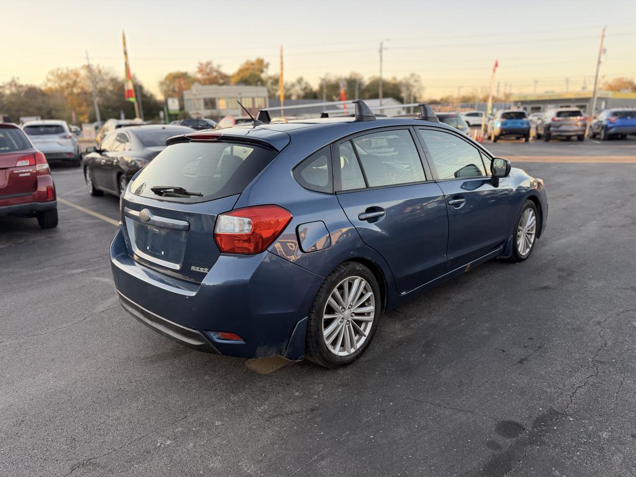 Subaru Impreza Premium Plus 5-Door+S/R 2012