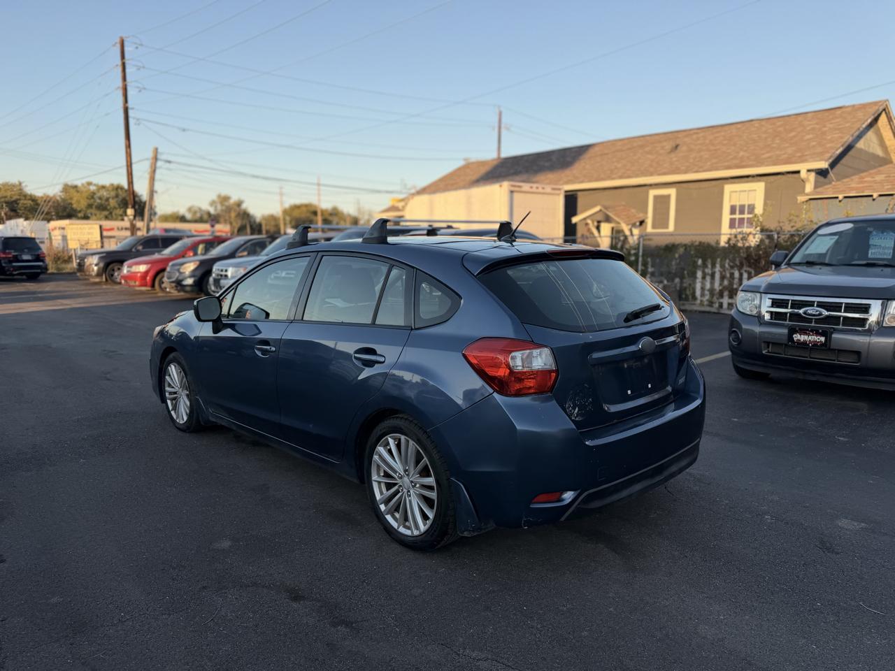 Subaru Impreza Premium Plus 5-Door+S/R 2012