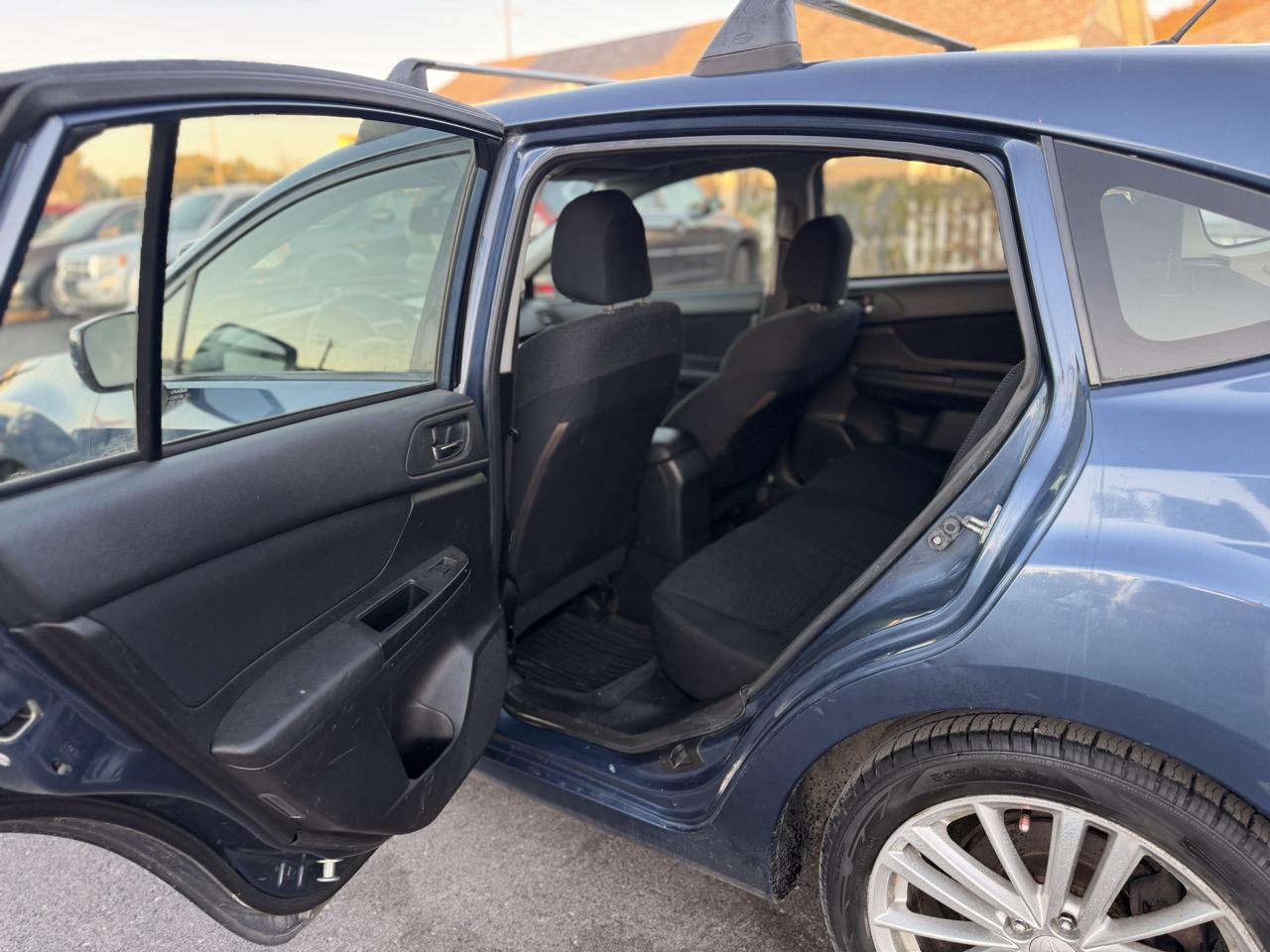 Subaru Impreza Premium Plus 5-Door+S/R 2012