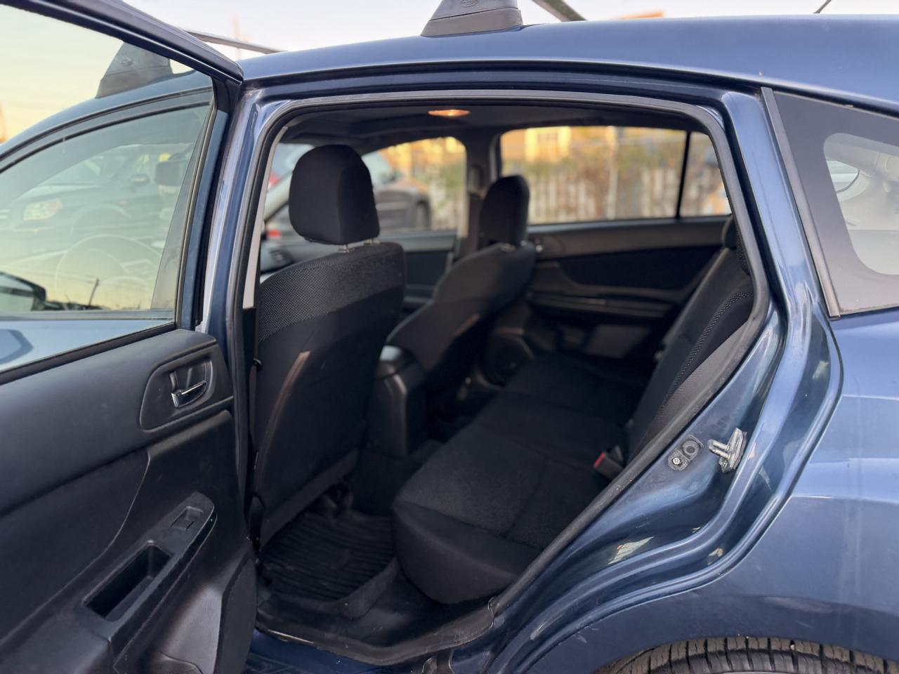 Subaru Impreza Premium Plus 5-Door+S/R 2012