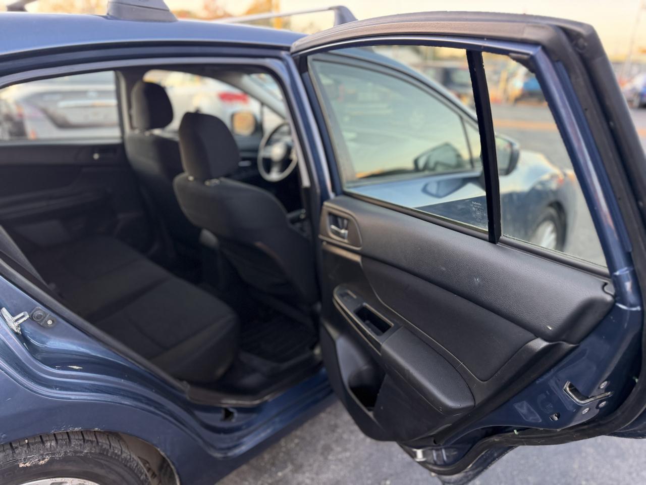 Subaru Impreza Premium Plus 5-Door+S/R 2012