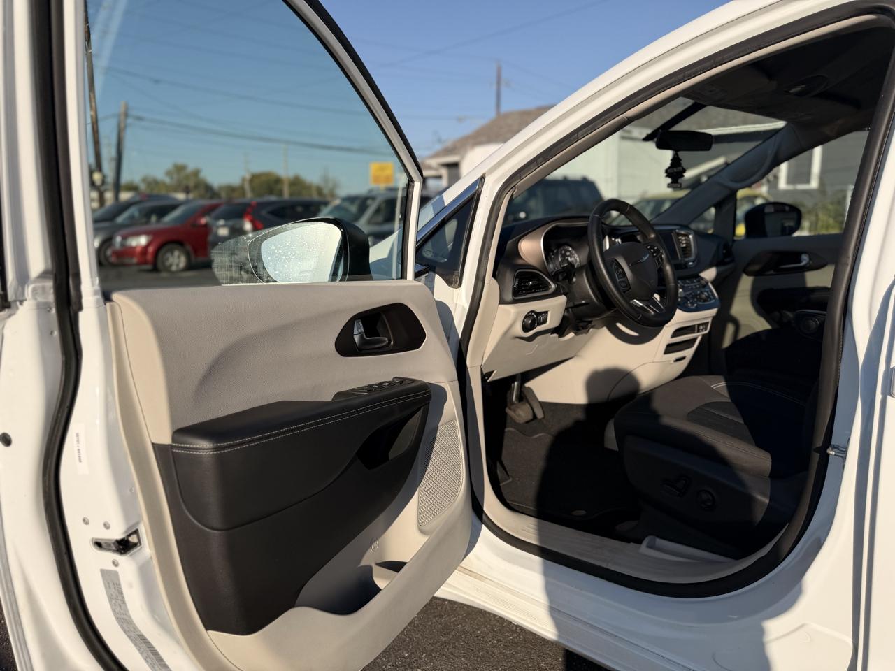 Chrysler Voyager LX 2020