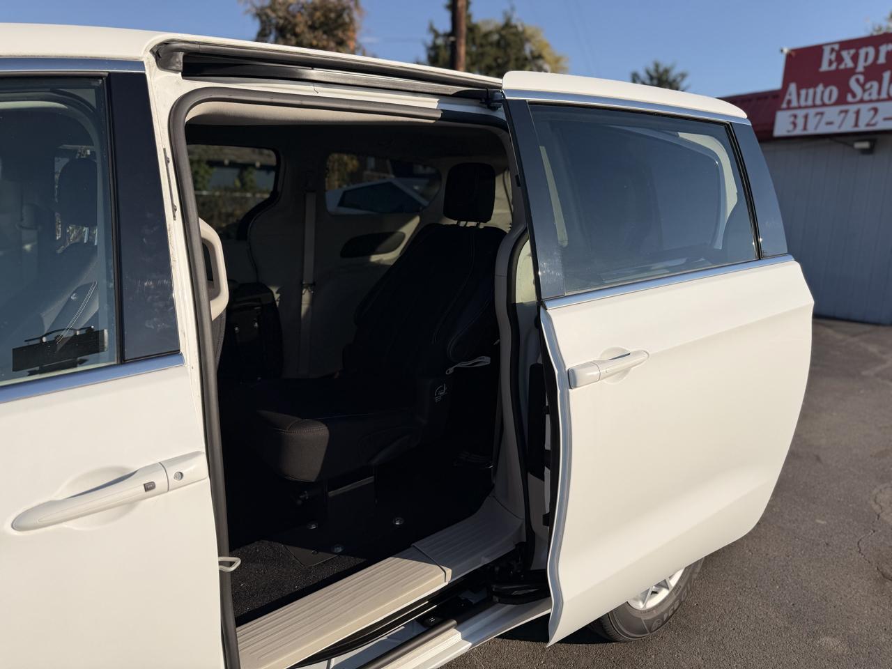 Chrysler Voyager LX 2020