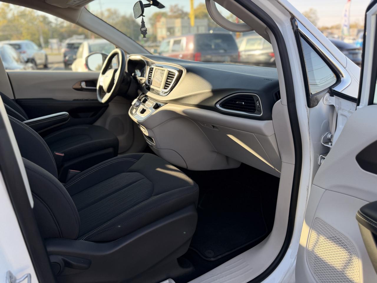 Chrysler Voyager LX 2020