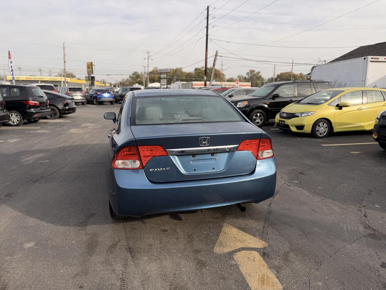 Honda Civic LX Sedan 5-Speed AT 2009