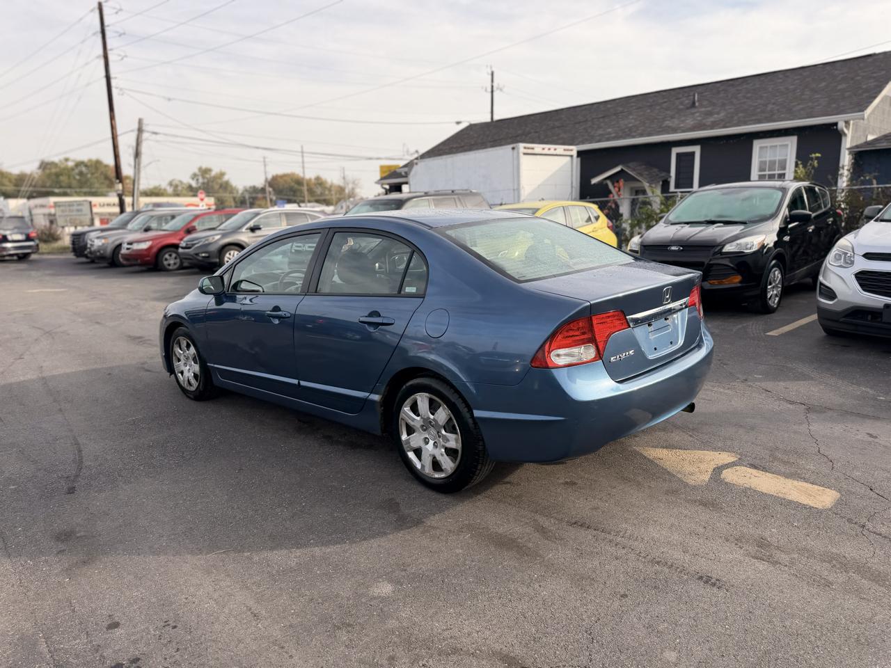 Honda Civic LX Sedan 5-Speed AT 2009
