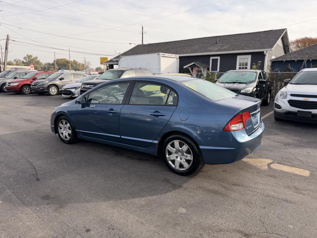 Honda Civic LX Sedan 5-Speed AT 2009