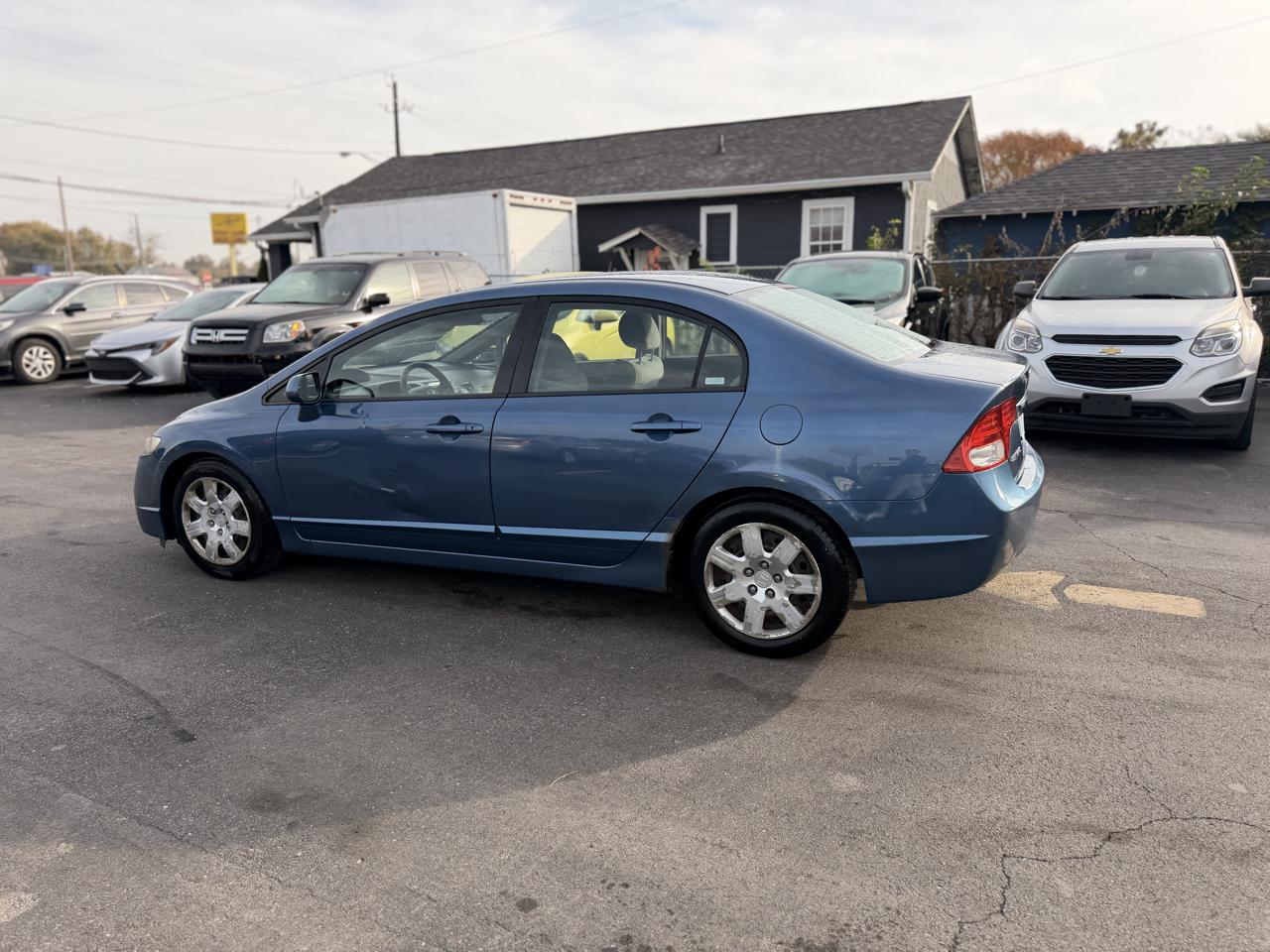 Honda Civic LX Sedan 5-Speed AT 2009