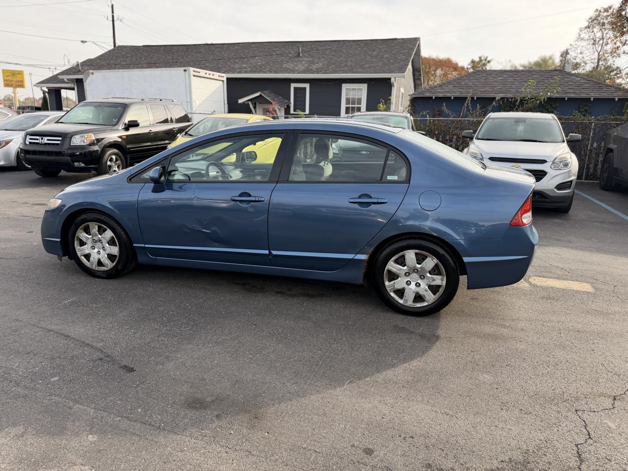 Honda Civic LX Sedan 5-Speed AT 2009