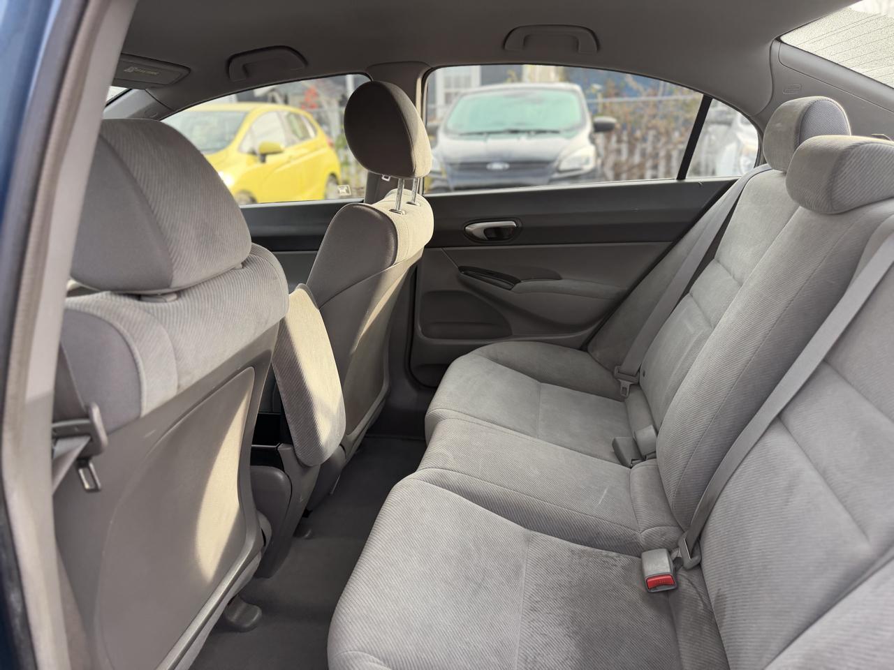 Honda Civic LX Sedan 5-Speed AT 2009