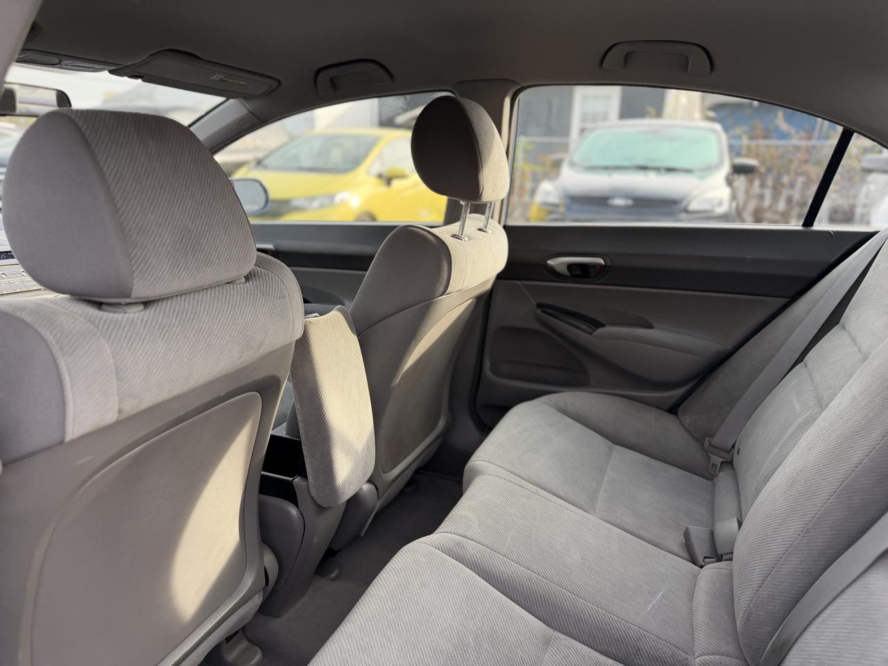 Honda Civic LX Sedan 5-Speed AT 2009