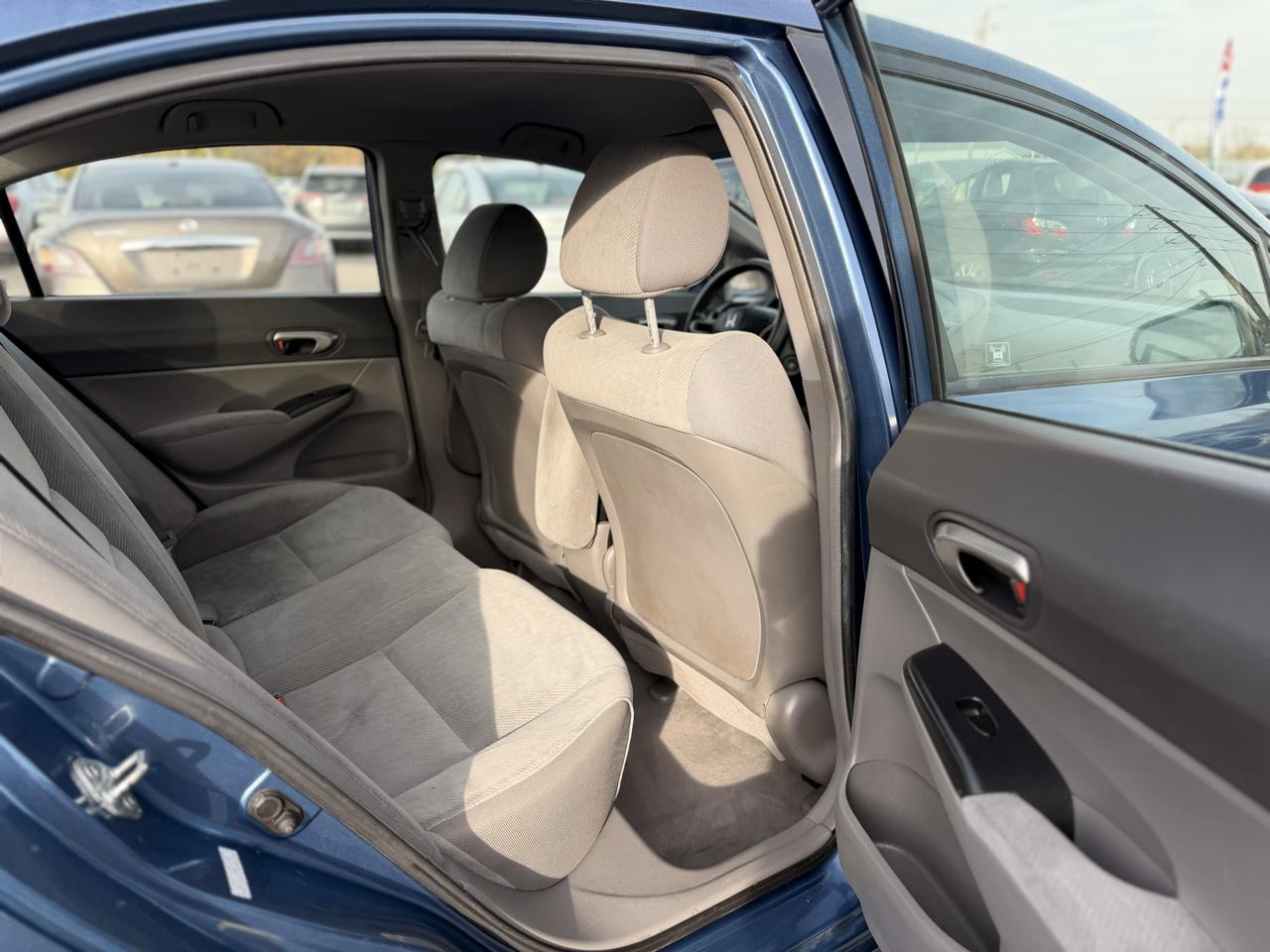 Honda Civic LX Sedan 5-Speed AT 2009