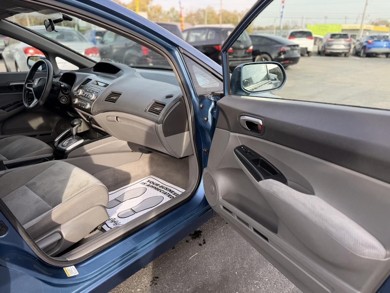 Honda Civic LX Sedan 5-Speed AT 2009