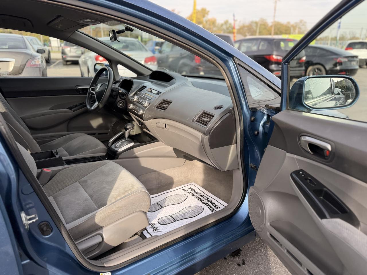Honda Civic LX Sedan 5-Speed AT 2009