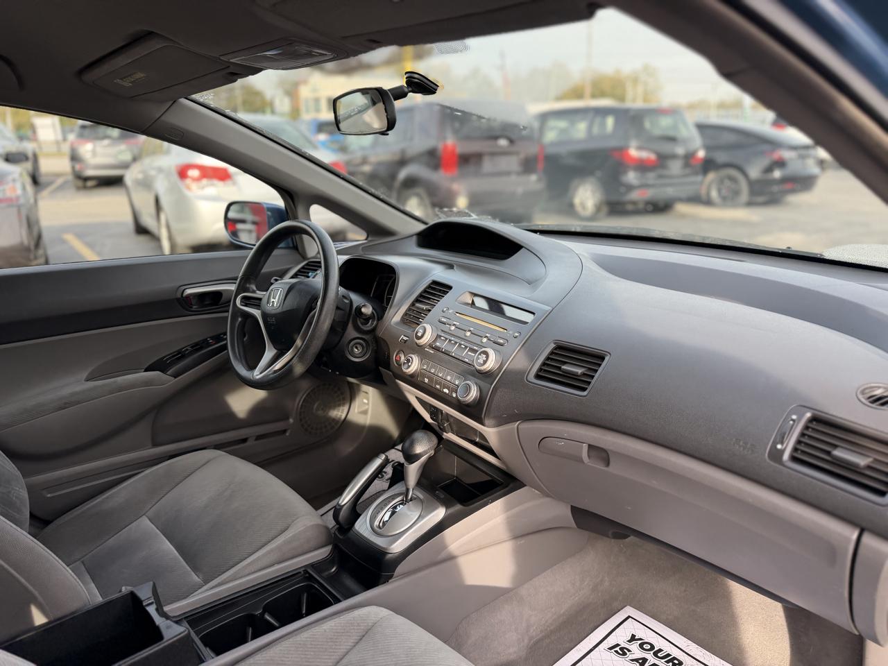 Honda Civic LX Sedan 5-Speed AT 2009