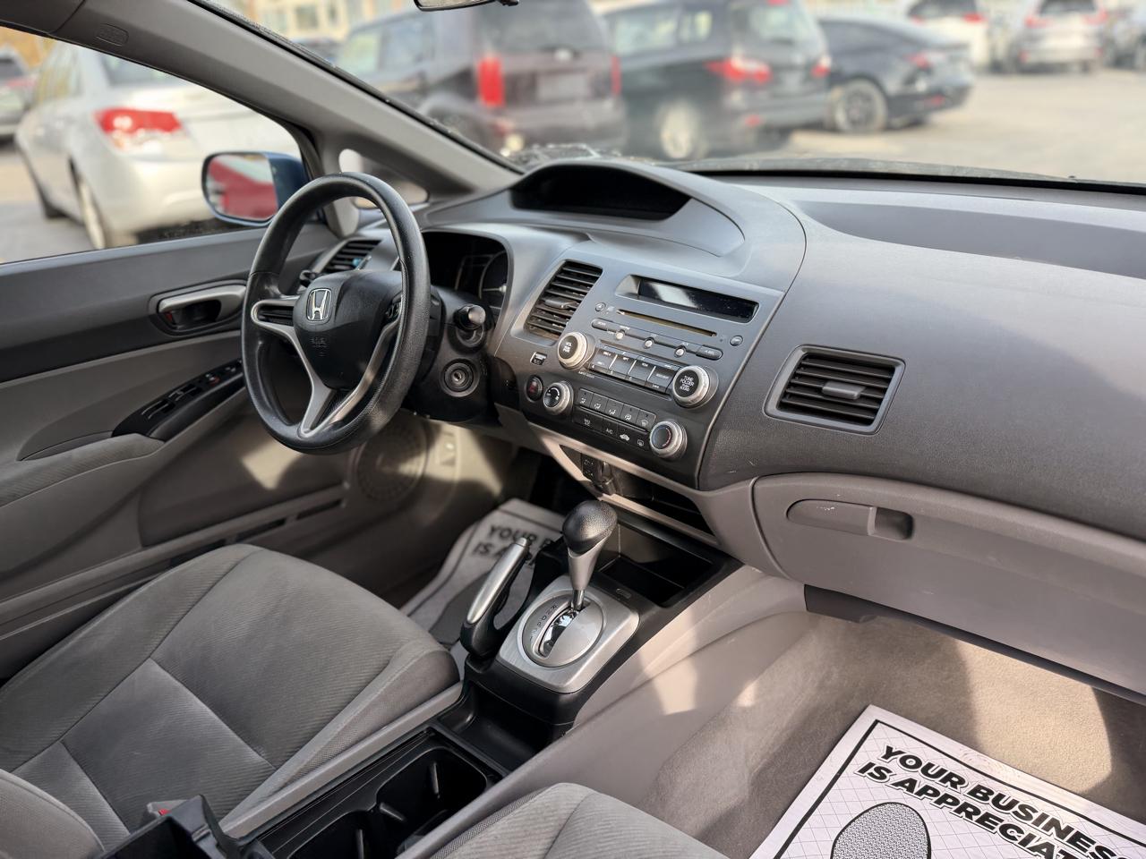 Honda Civic LX Sedan 5-Speed AT 2009