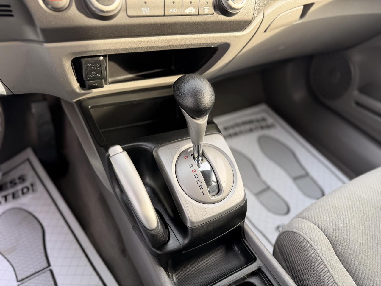 Honda Civic LX Sedan 5-Speed AT 2009