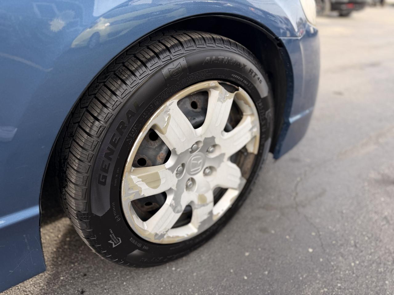 Honda Civic LX Sedan 5-Speed AT 2009