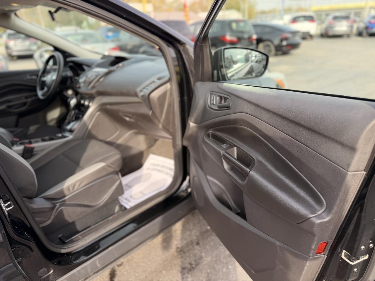 Ford Escape S FWD 2016