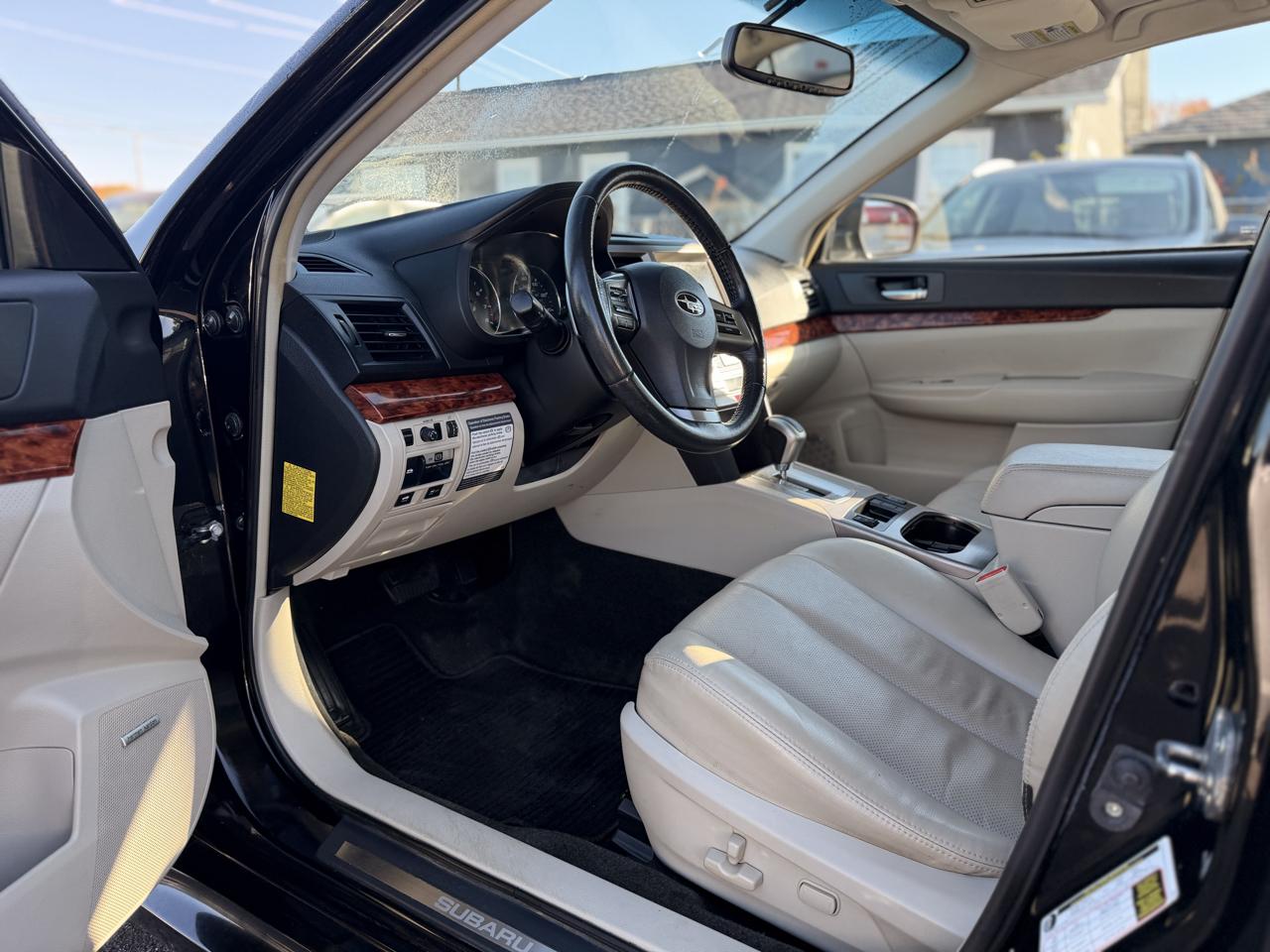 Subaru Legacy 2.5i Limited 2012