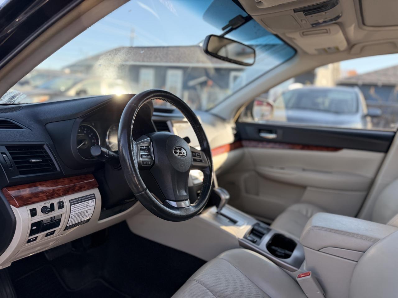 Subaru Legacy 2.5i Limited 2012