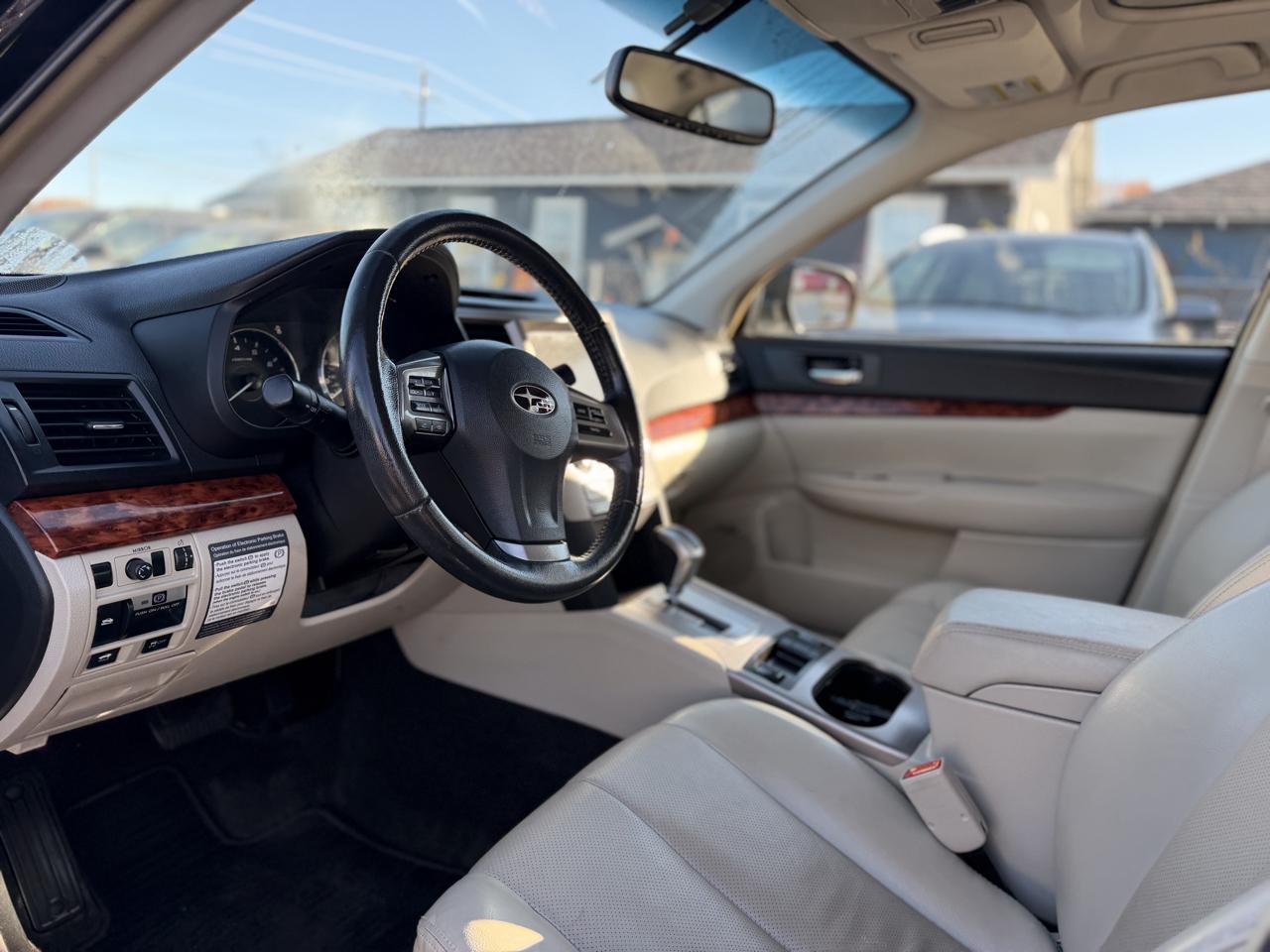 Subaru Legacy 2.5i Limited 2012