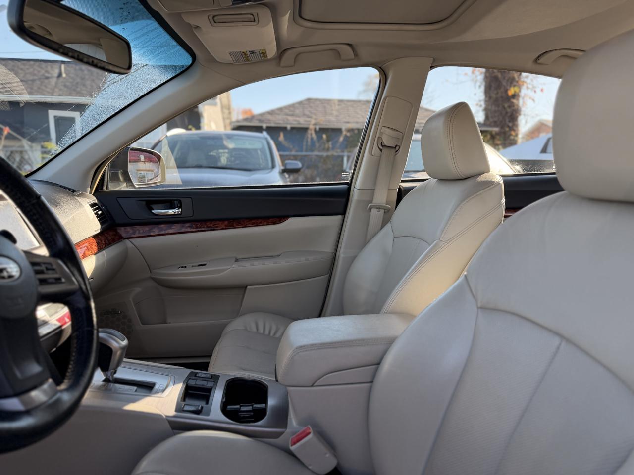 Subaru Legacy 2.5i Limited 2012