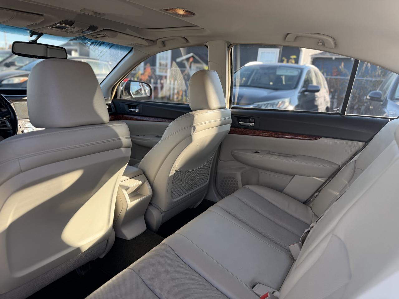Subaru Legacy 2.5i Limited 2012