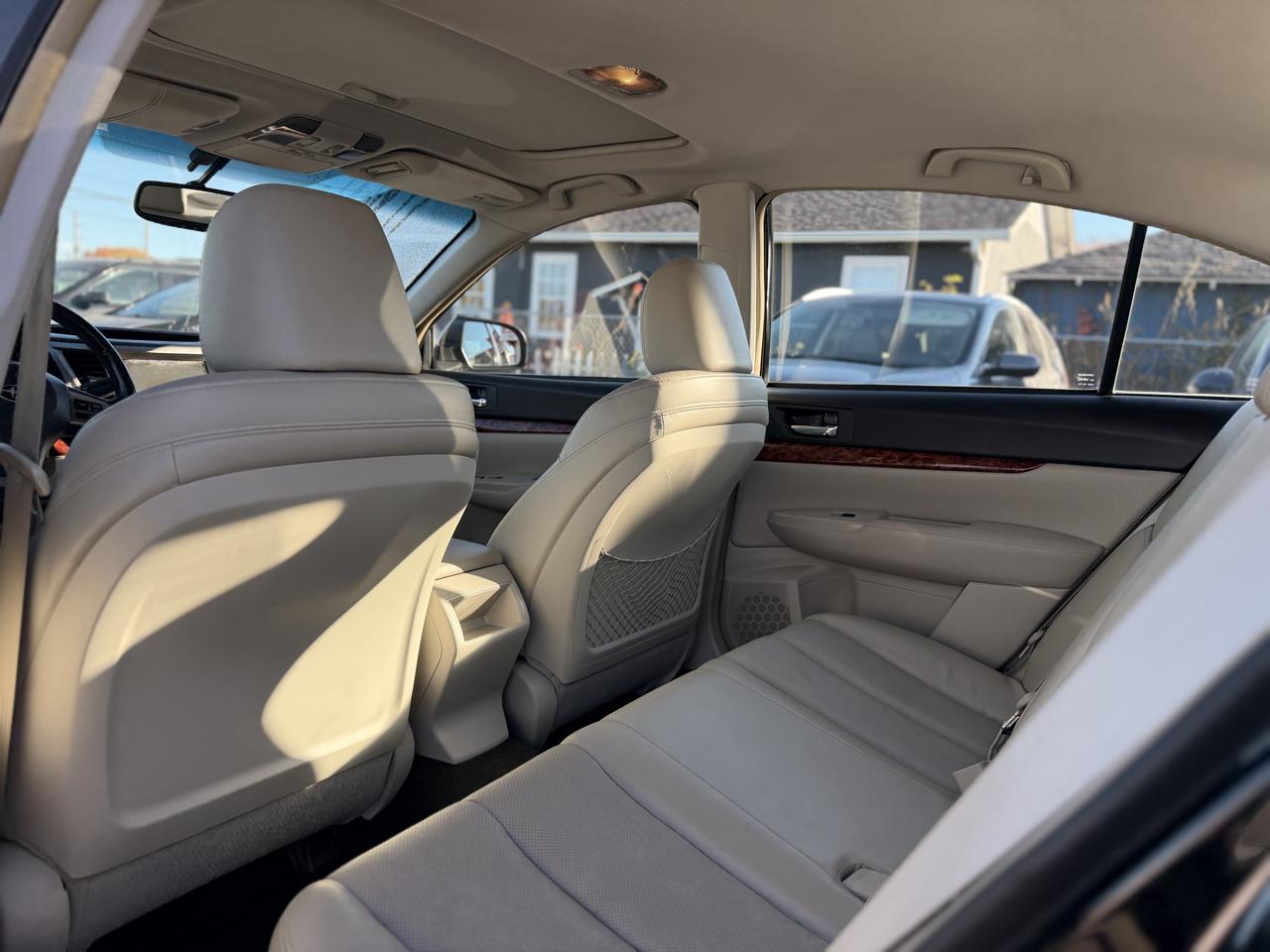 Subaru Legacy 2.5i Limited 2012