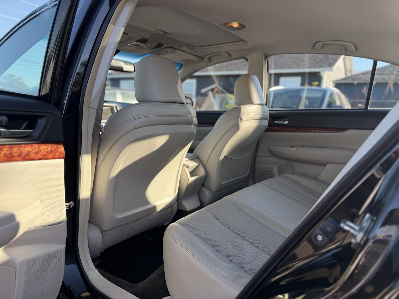 Subaru Legacy 2.5i Limited 2012