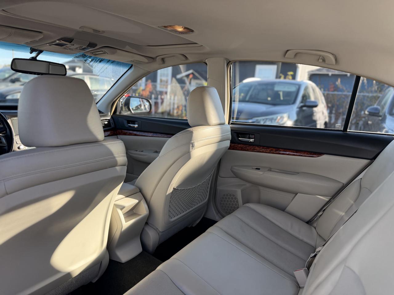 Subaru Legacy 2.5i Limited 2012