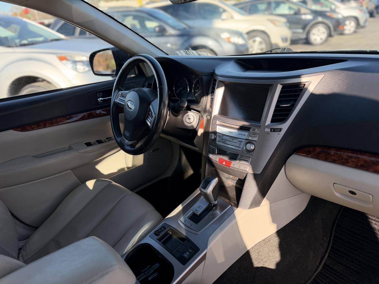 Subaru Legacy 2.5i Limited 2012