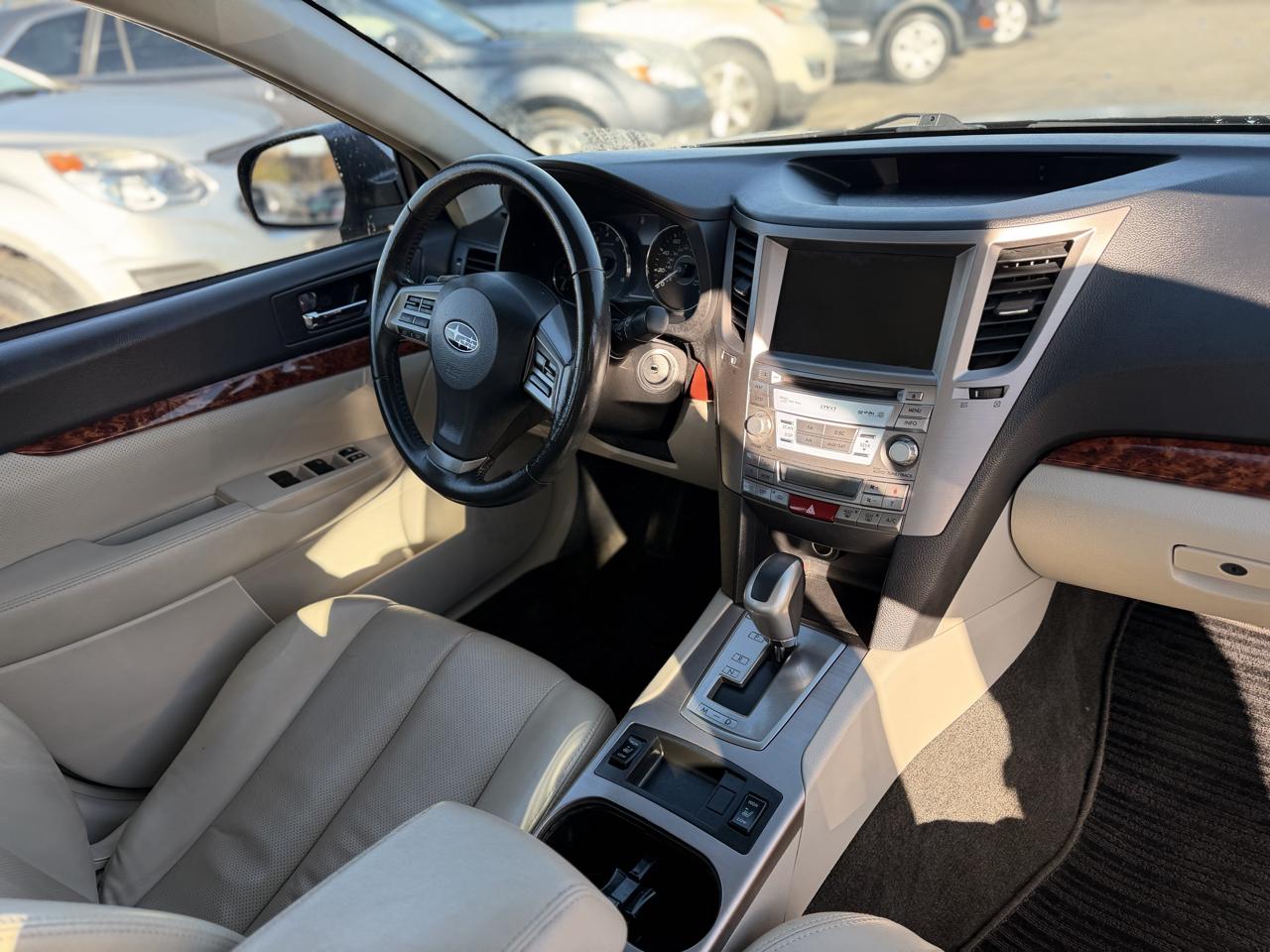 Subaru Legacy 2.5i Limited 2012