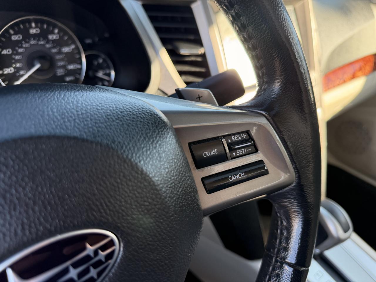 Subaru Legacy 2.5i Limited 2012