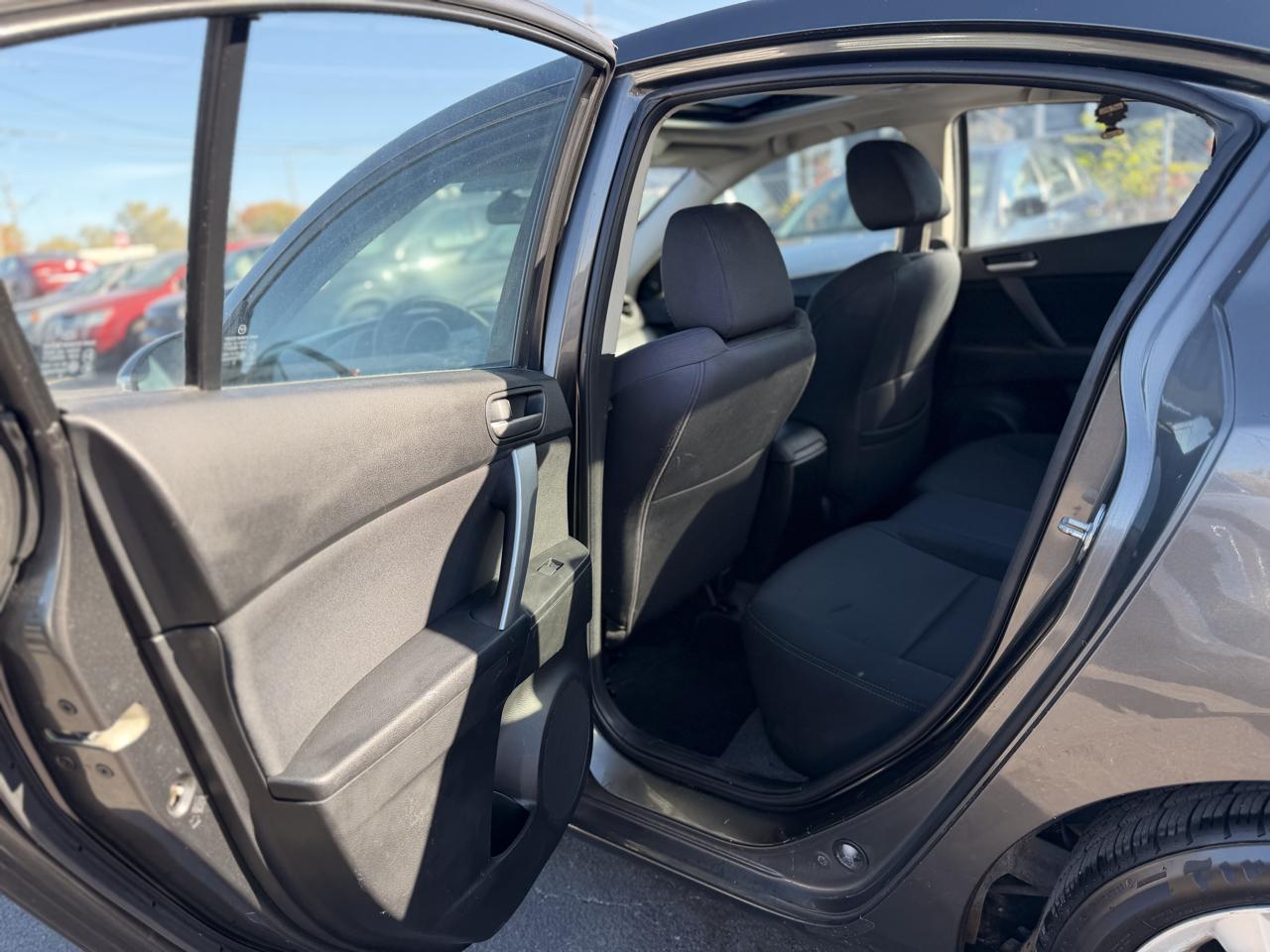 Mazda MAZDA3 s Grand Touring 4-Door 2010