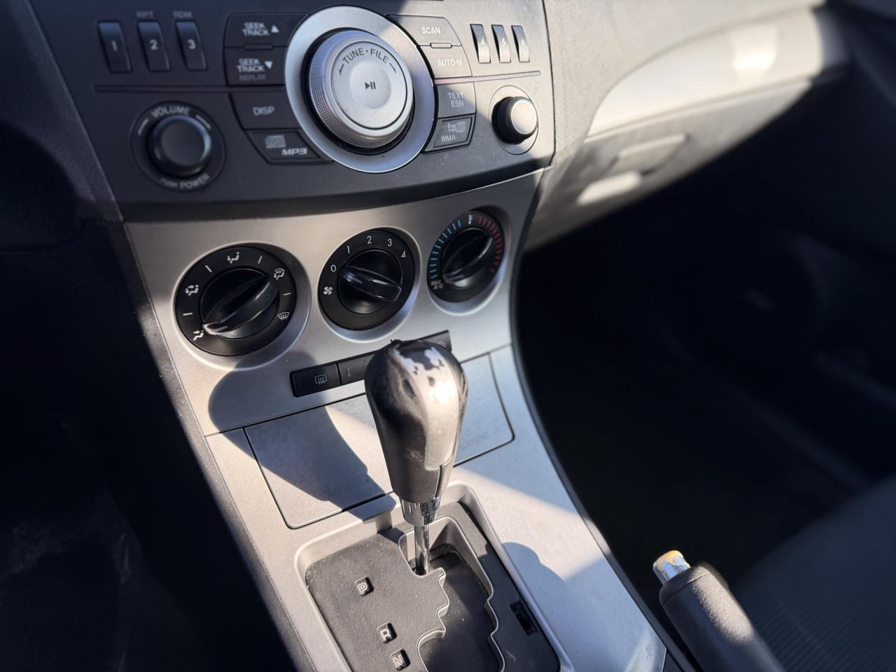 Mazda MAZDA3 s Grand Touring 4-Door 2010