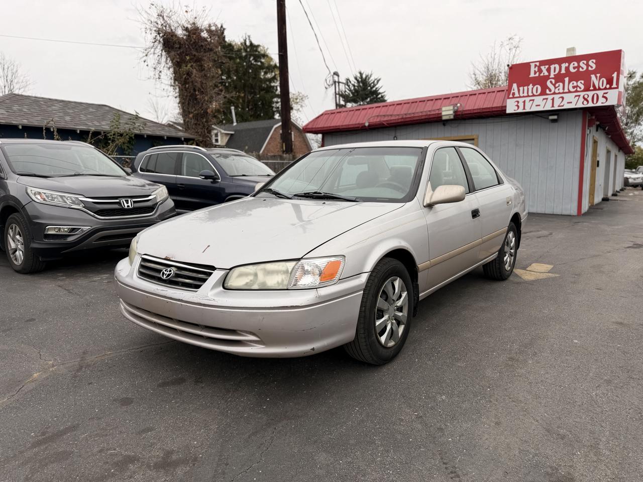 Toyota Camry XLE 2001