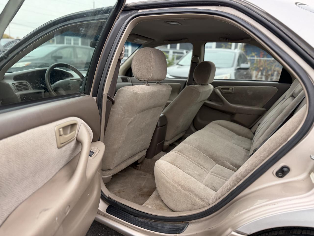 Toyota Camry XLE 2001