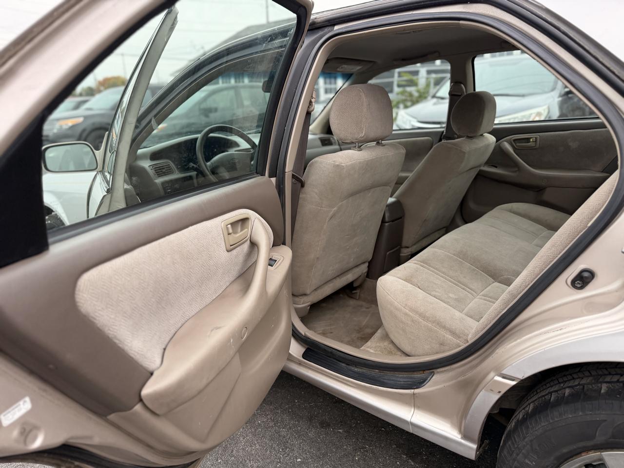 Toyota Camry XLE 2001