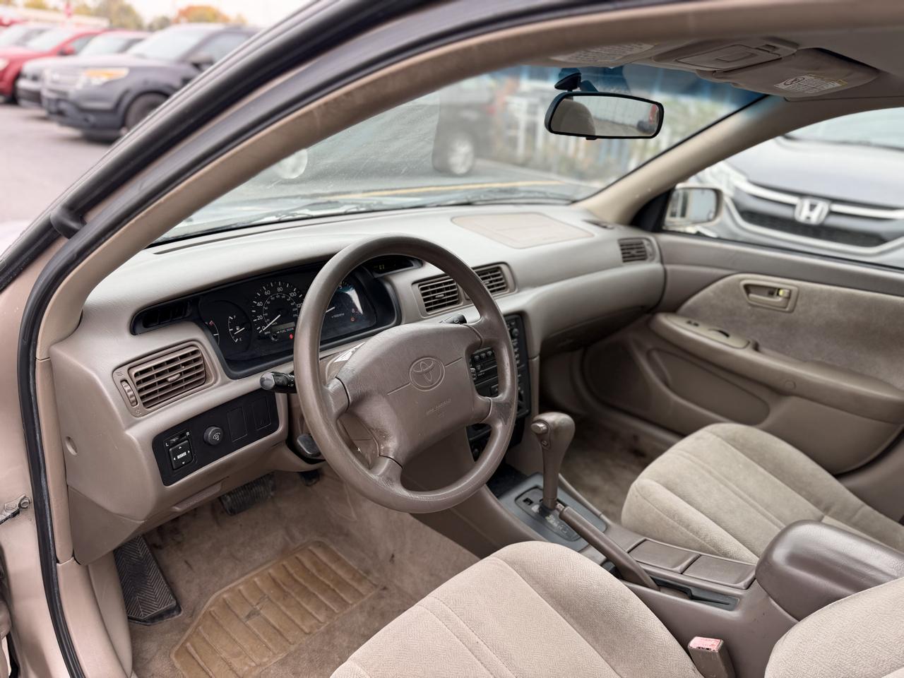 Toyota Camry XLE 2001