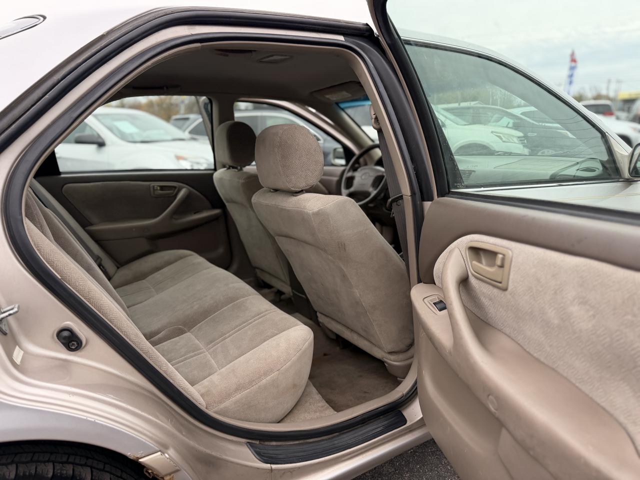 Toyota Camry XLE 2001