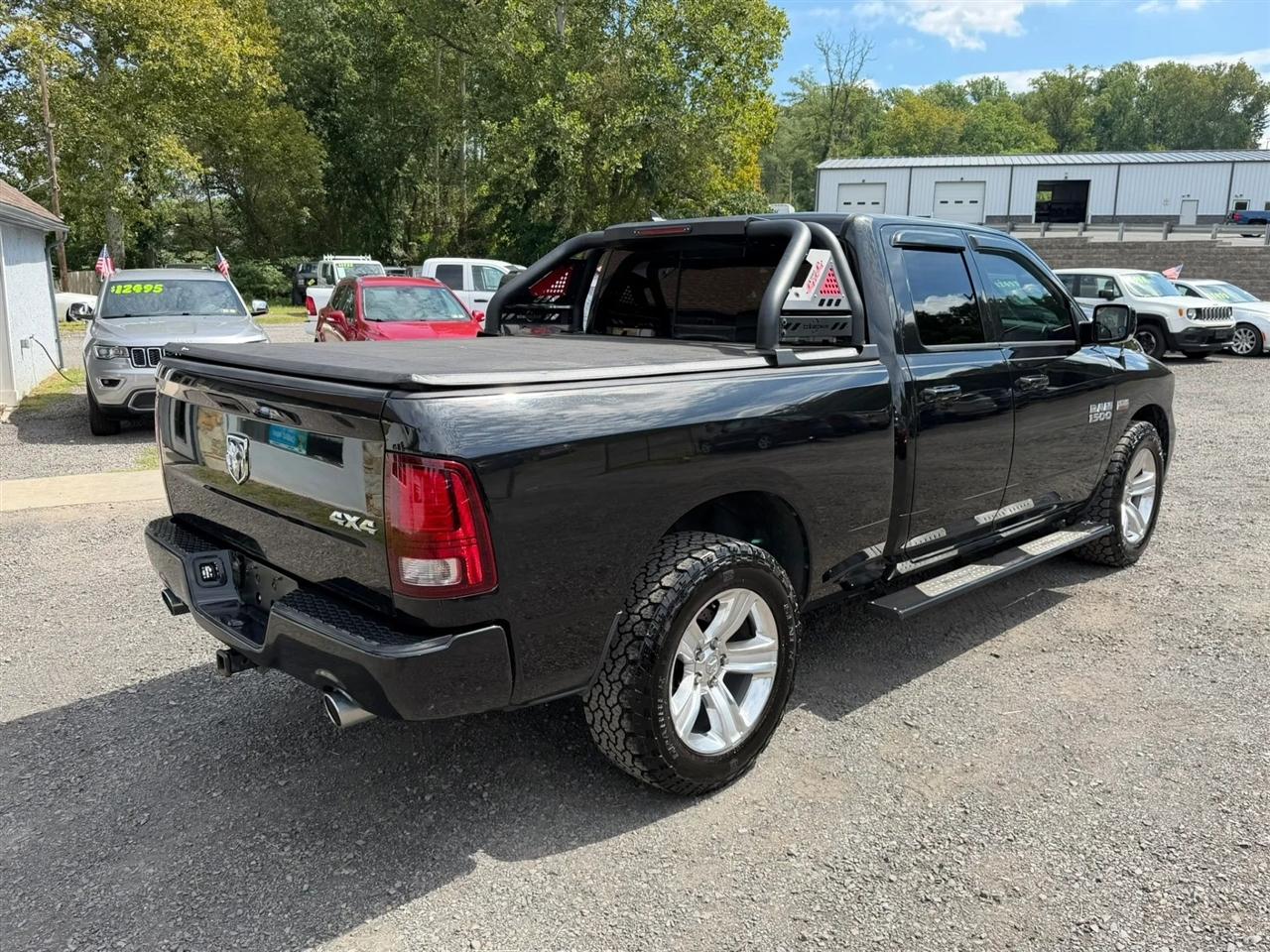 RAM 1500 Sport Quad Cab 4WD 2015