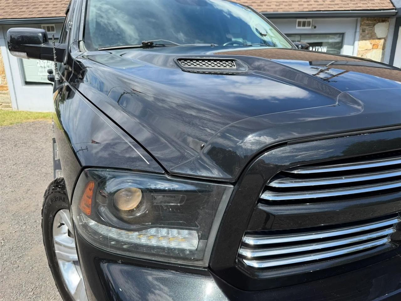 RAM 1500 Sport Quad Cab 4WD 2015