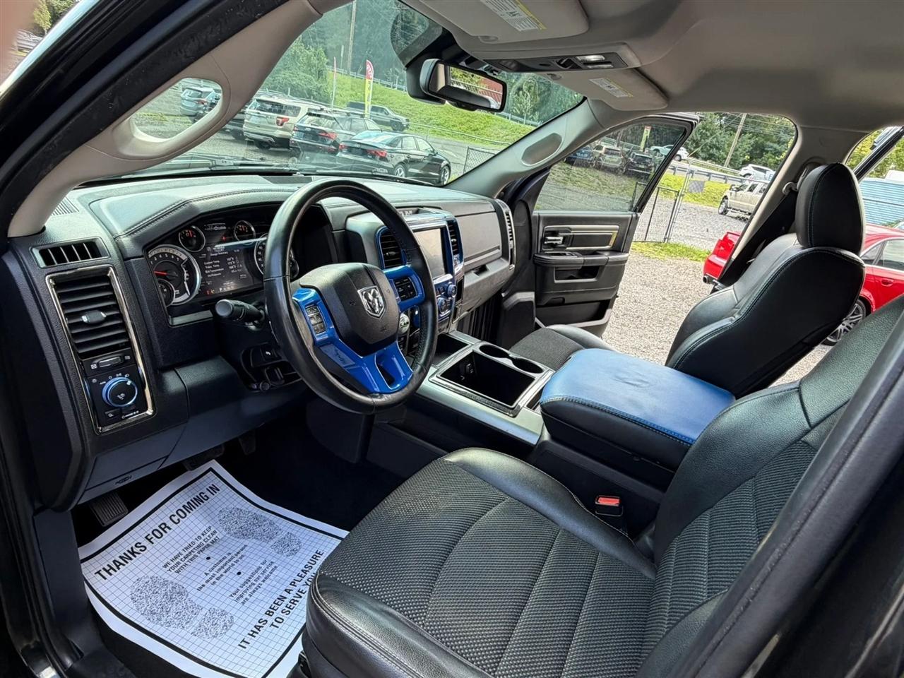 RAM 1500 Sport Quad Cab 4WD 2015