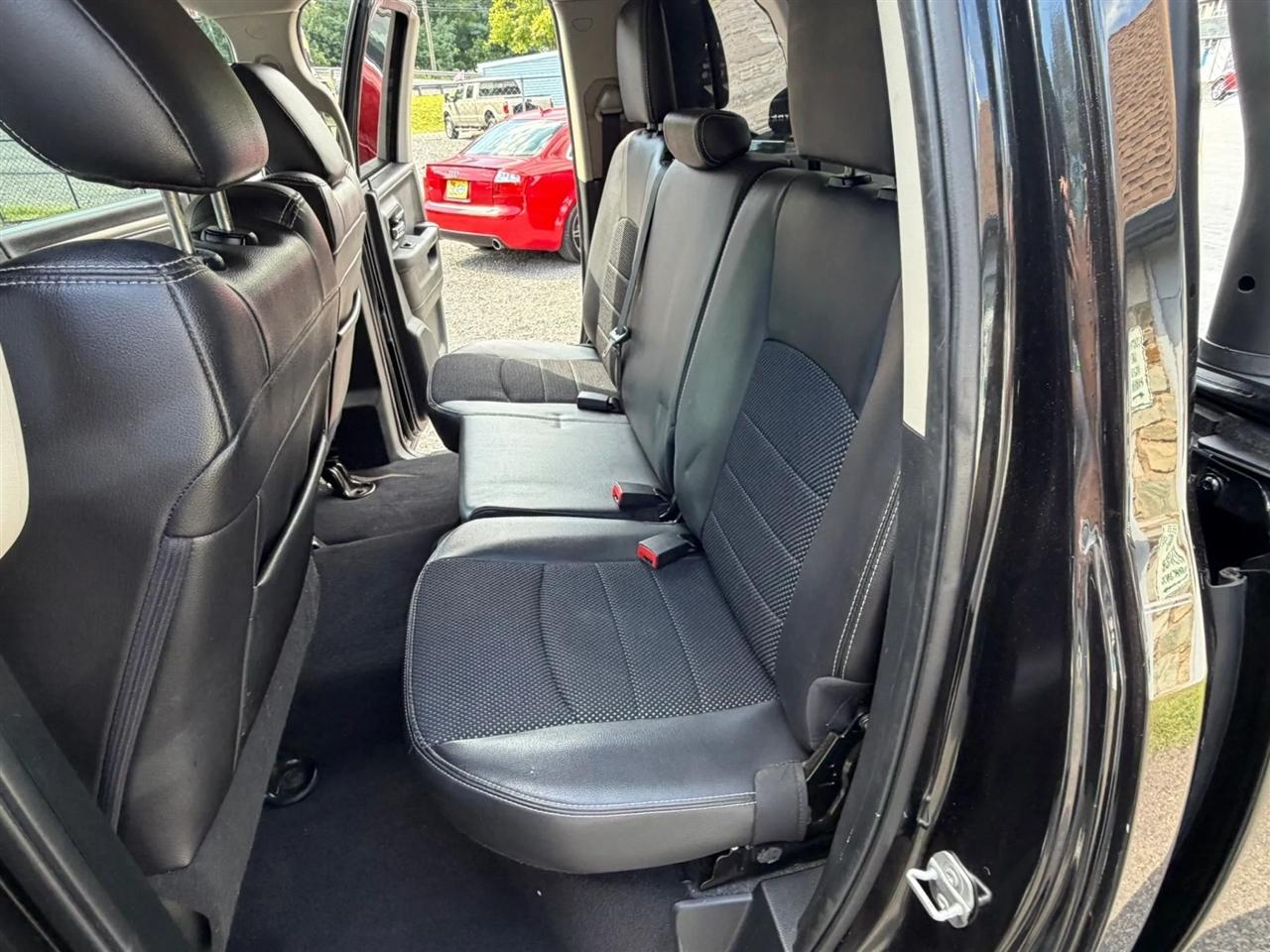 RAM 1500 Sport Quad Cab 4WD 2015