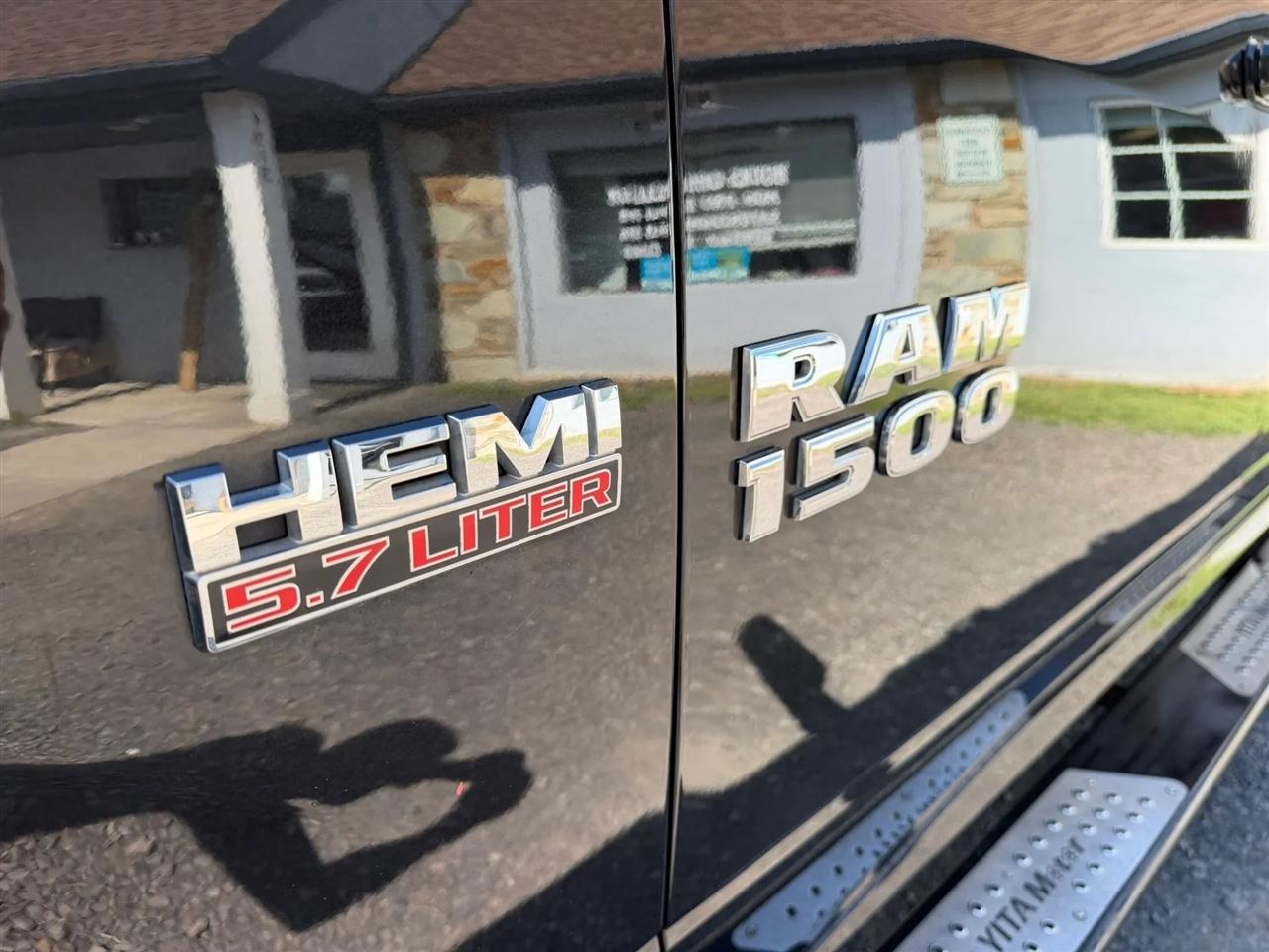 RAM 1500 Sport Quad Cab 4WD 2015