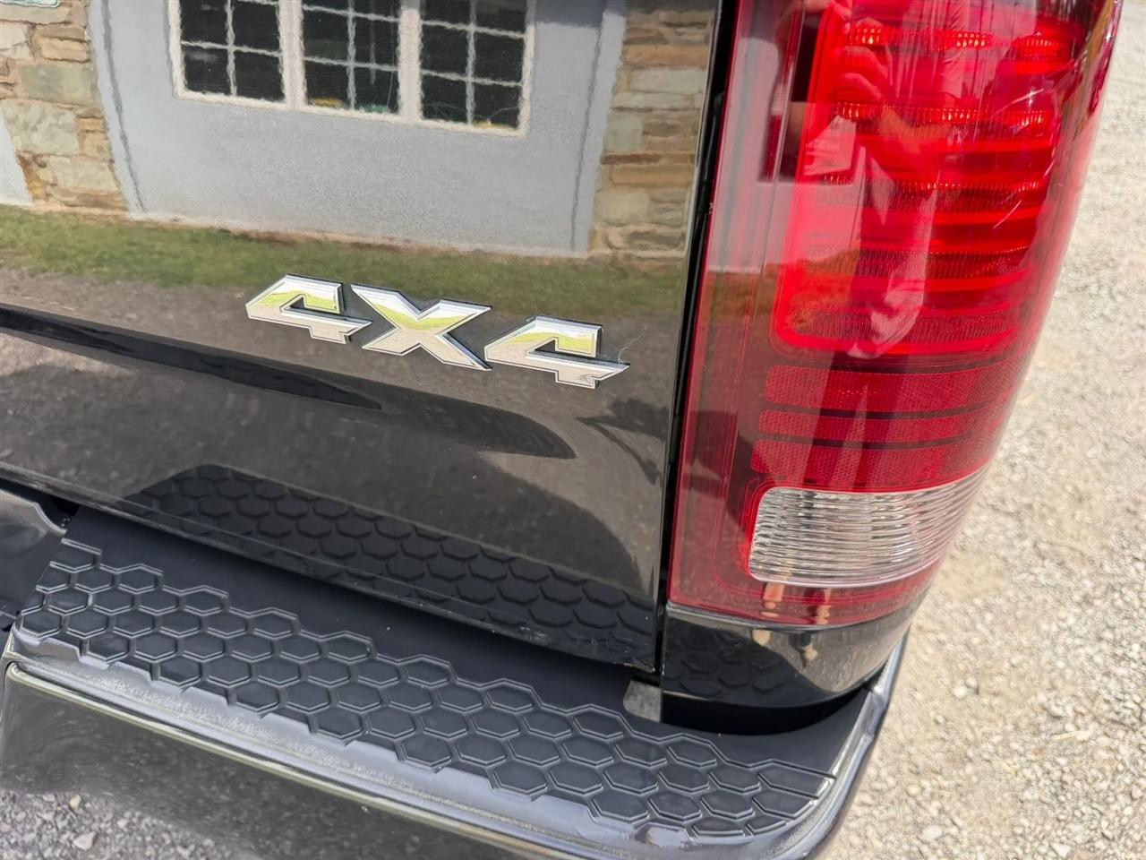 RAM 1500 Sport Quad Cab 4WD 2015