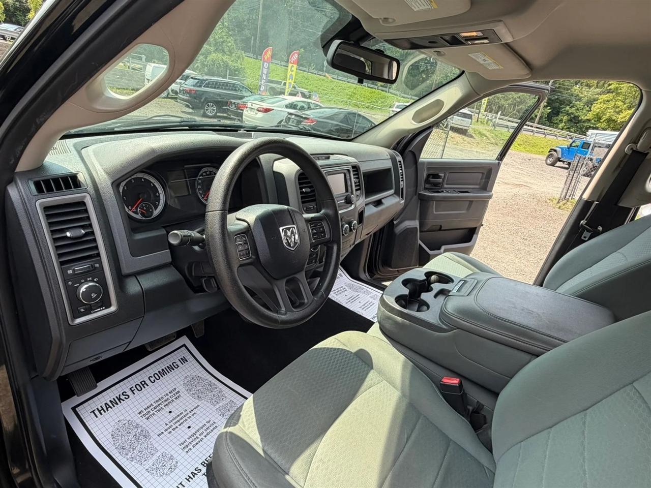 RAM 1500 Tradesman Quad Cab 4WD 2014